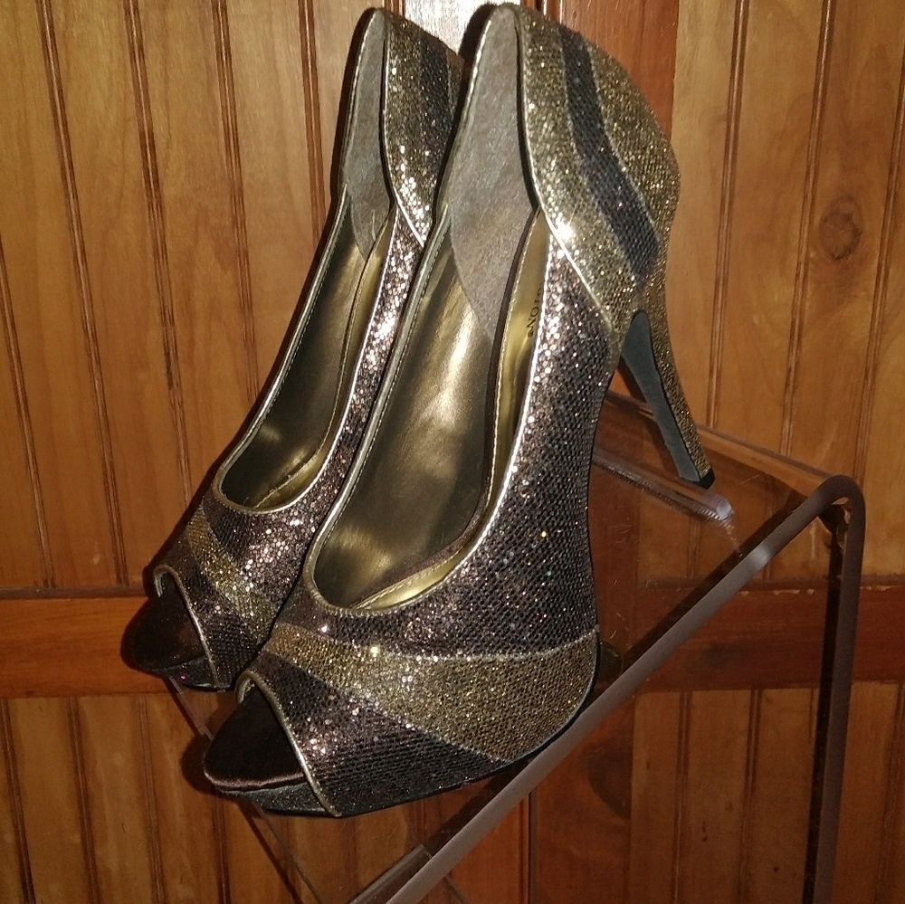 Gorgeous Sparkle Peep Toe Platforms